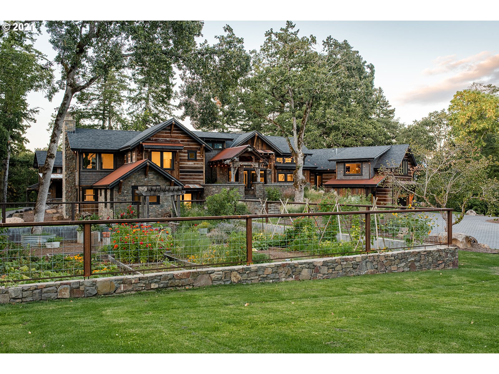 420 Frankton Road Hood River, OR 97031 - Photo 12 of 32 Gallery Image 12