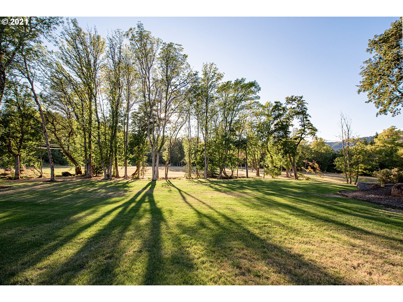 420 Frankton Road Hood River, OR 97031 - Photo 10 of 32 Gallery Image 10