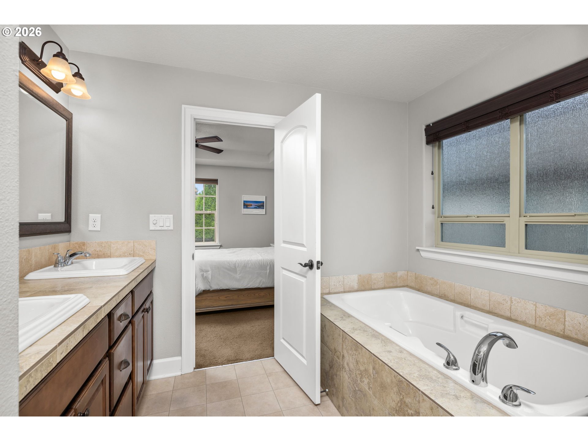 29374 Southwest Brown Road Wilsonville, OR 97070 - Photo 22 of 38 Owner's Suite Bathroom