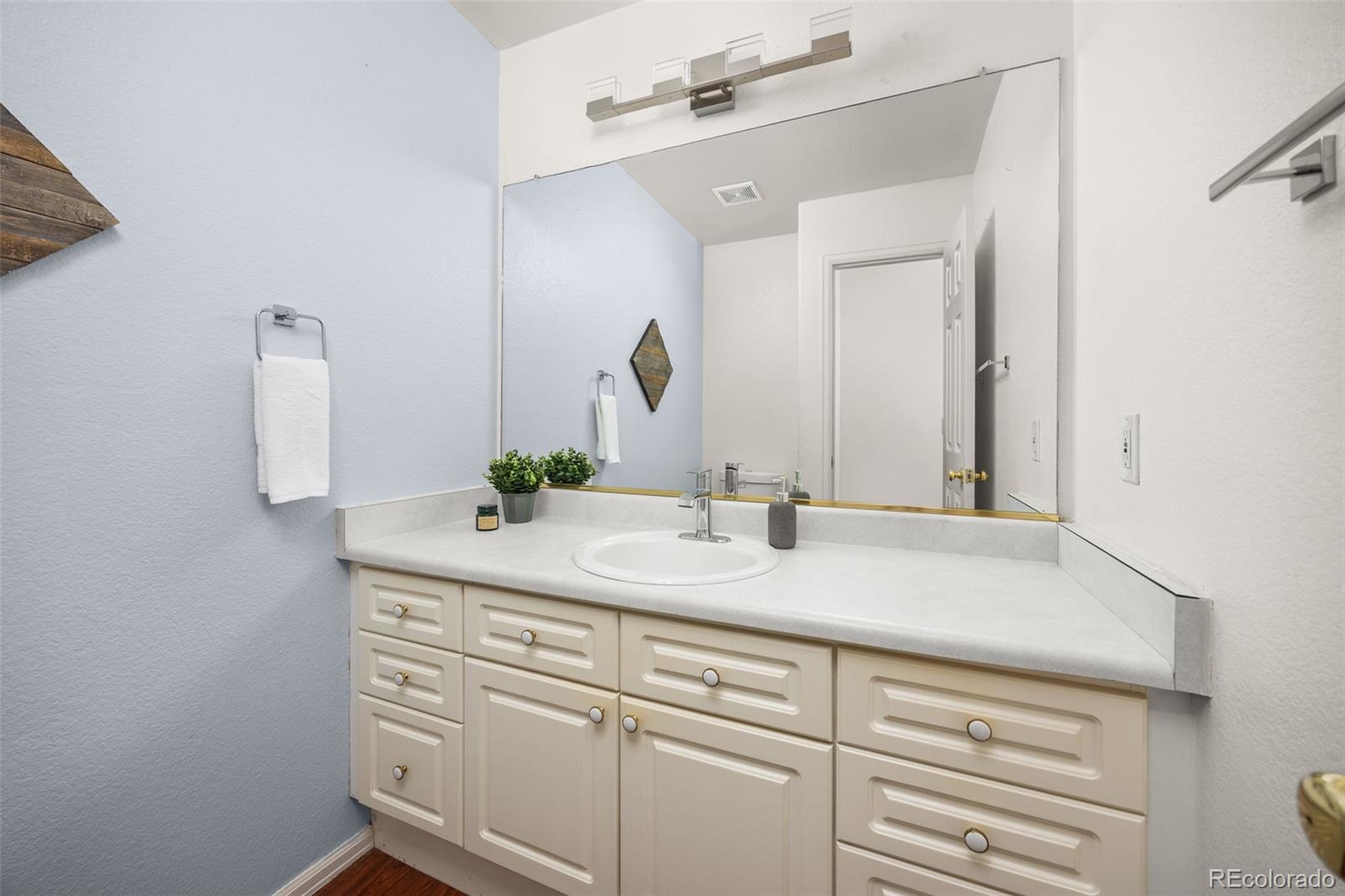 4301 Ceylon Street Denver, CO 80249 - Photo 15 of 38