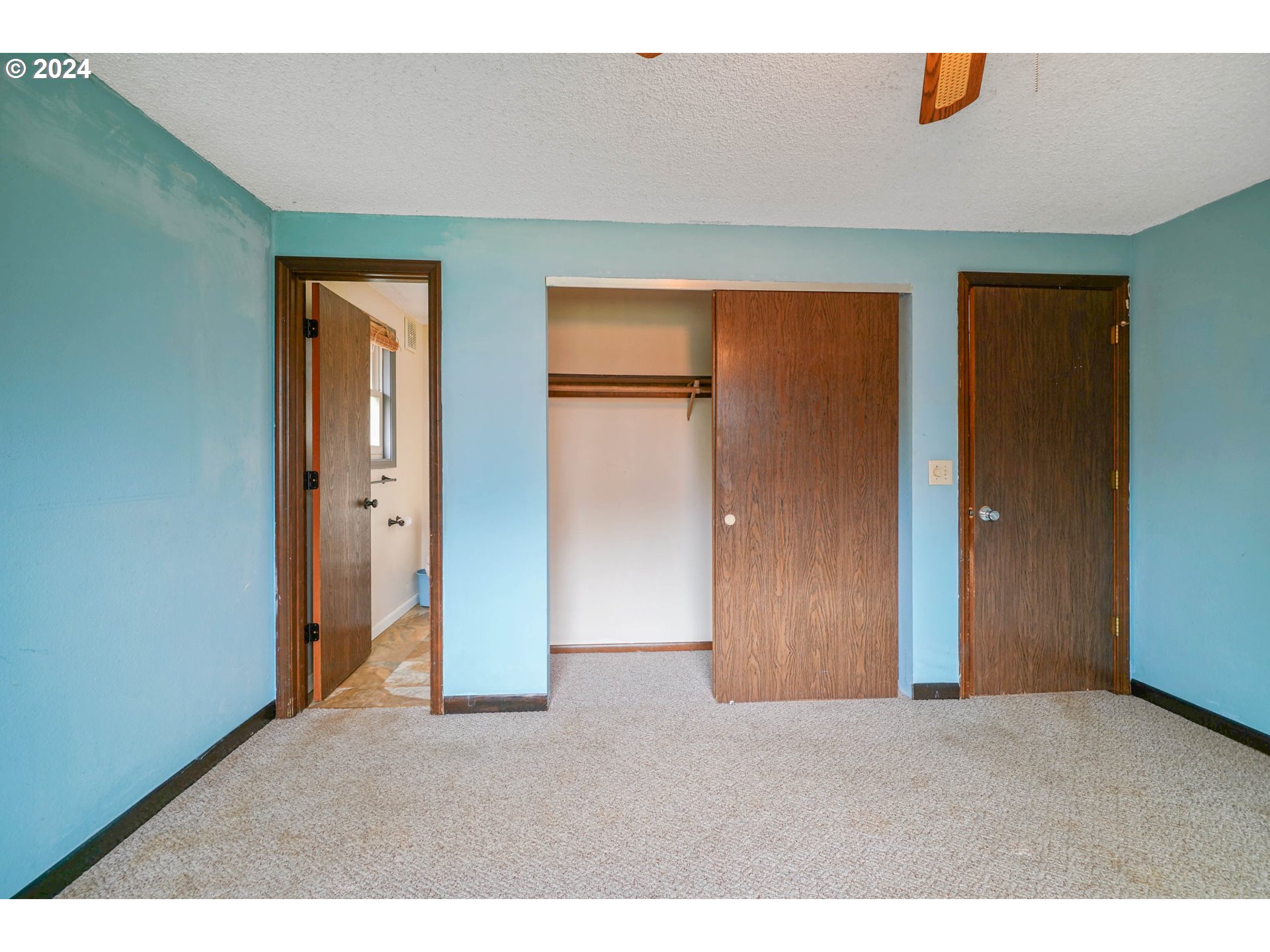 28241 South Barlow Road Aurora, OR 97002 - Photo 9 of 28 a view of an empty room