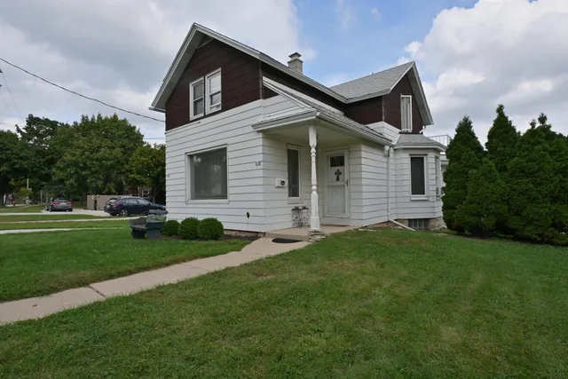 $385,000 | 850 Glenview Avenue, Wauwatosa, WI 53213