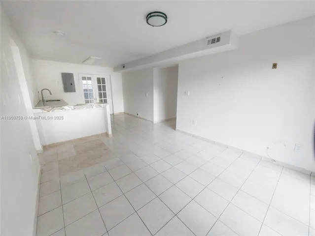 $4,000 | 2575 Southwest 59th Avenue, Unit 2575, Miami, FL 33155