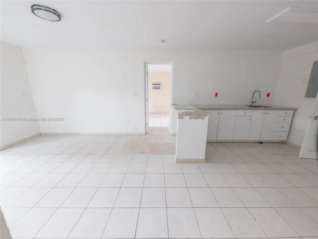 $4,000 | 2575 Southwest 59th Avenue, Unit 2575, Miami, FL 33155