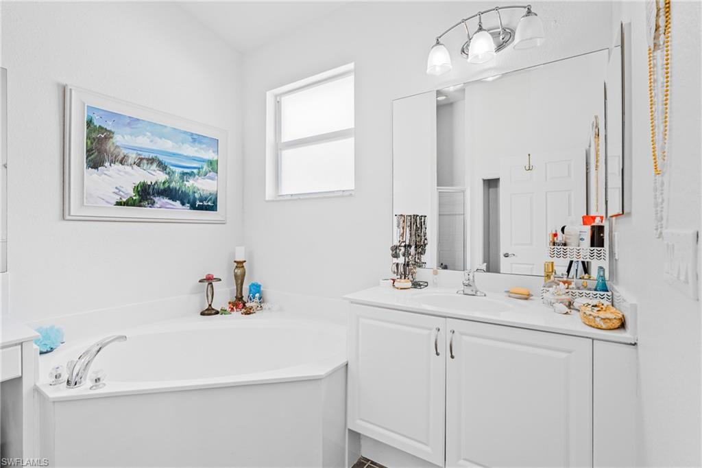 9290 Springview Loop Estero, FL 33928 - Photo 20 of 43 Gallery Image 20
