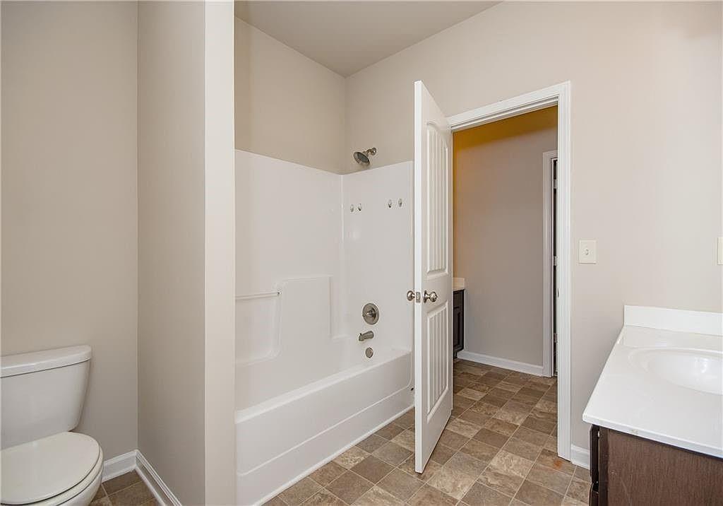 7490 Silk Tree Pointe Braselton, GA 30517 - Photo 18 of 33