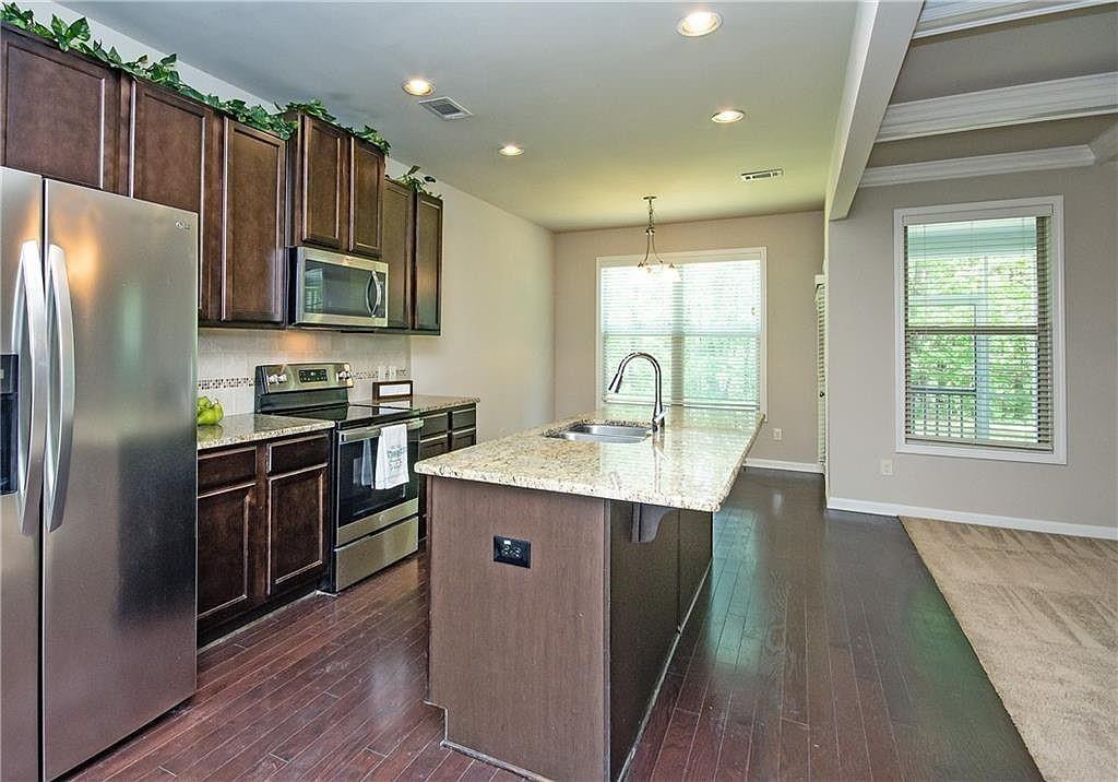 7490 Silk Tree Pointe Braselton, GA 30517 - Photo 6 of 33