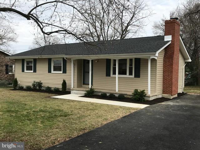 725 George Avenue Baltimore, MD 21221 - Photo 3 of 23 Exterior (Front)