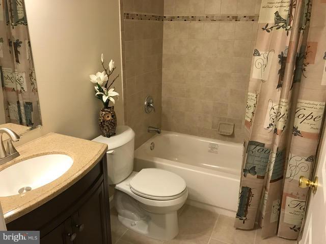 725 George Avenue Baltimore, MD 21221 - Photo 4 of 23 Bath