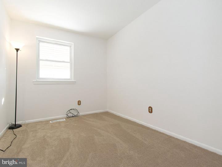 10811 Hawley Road Philadelphia, PA 19154 - Photo 14 of 20 Gallery Image 14