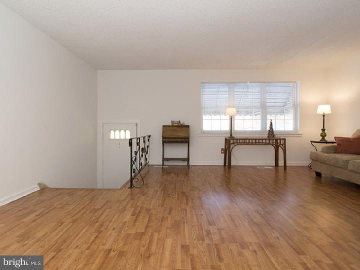 10811 Hawley Road Philadelphia, PA 19154 - Photo 8 of 20 Gallery Image 8
