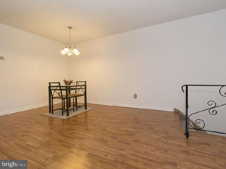 10811 Hawley Road Philadelphia, PA 19154 - Photo 9 of 20 Gallery Image 9