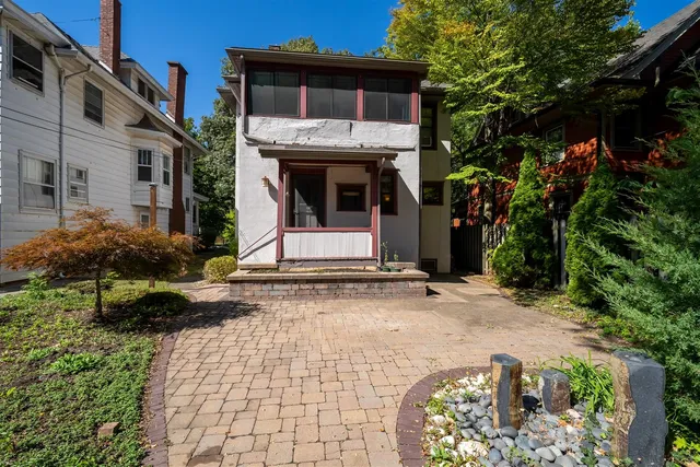 $199,900 | 1317 North Clinton Boulevard, Bloomington, IL 61701