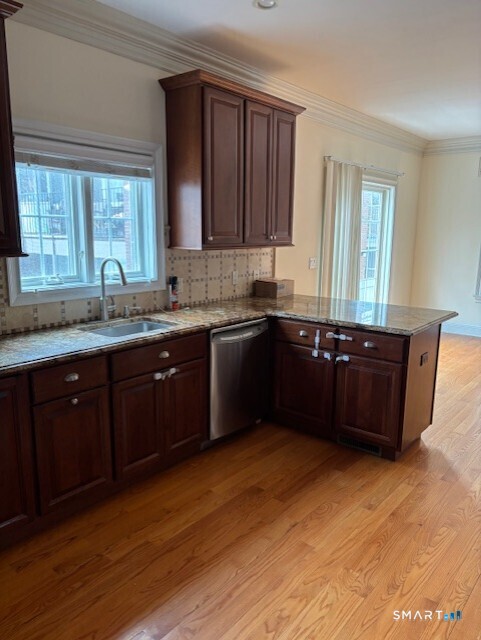 88 Maple Tree Avenue, Unit E Stamford, CT 06906 - Photo 6 of 35