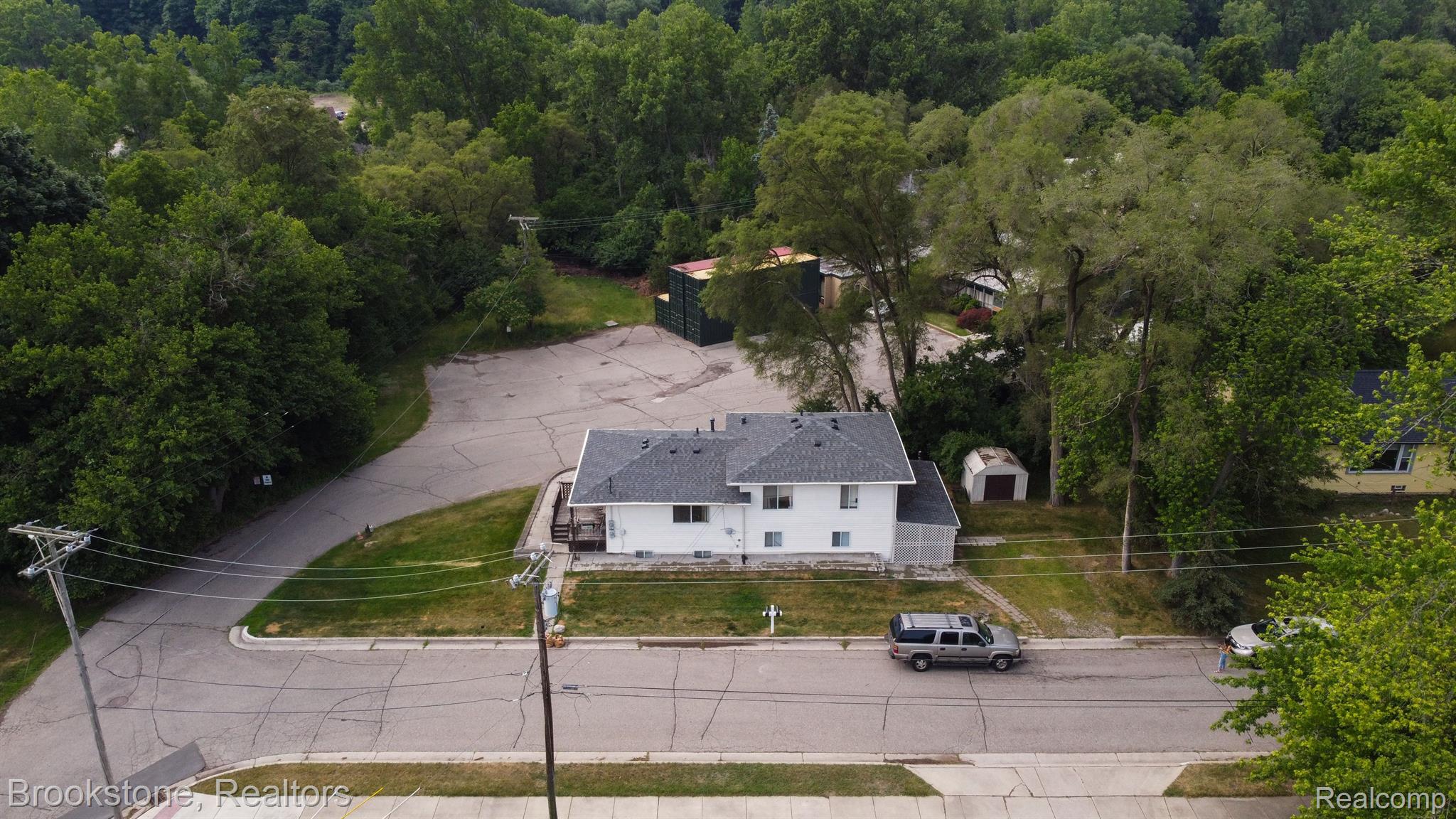 122 Campbell Street Rochester, MI 48307 - Photo 5 of 32 Gallery Image 5
