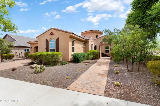 $793,900 | 20979 West College Drive, Buckeye, AZ 85396