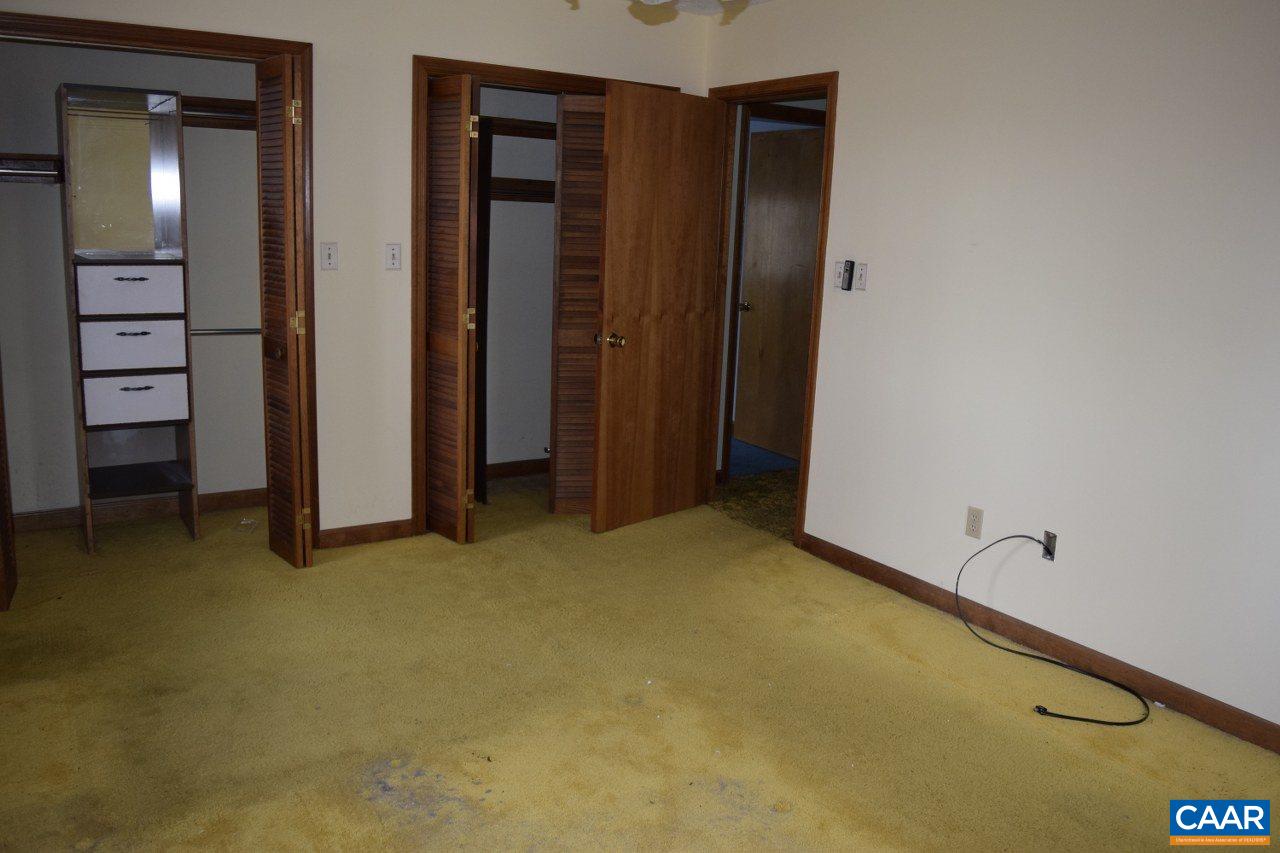 1286 Hermitage Road Waynesboro, VA 22980 - Photo 13 of 37 Gallery Image 13