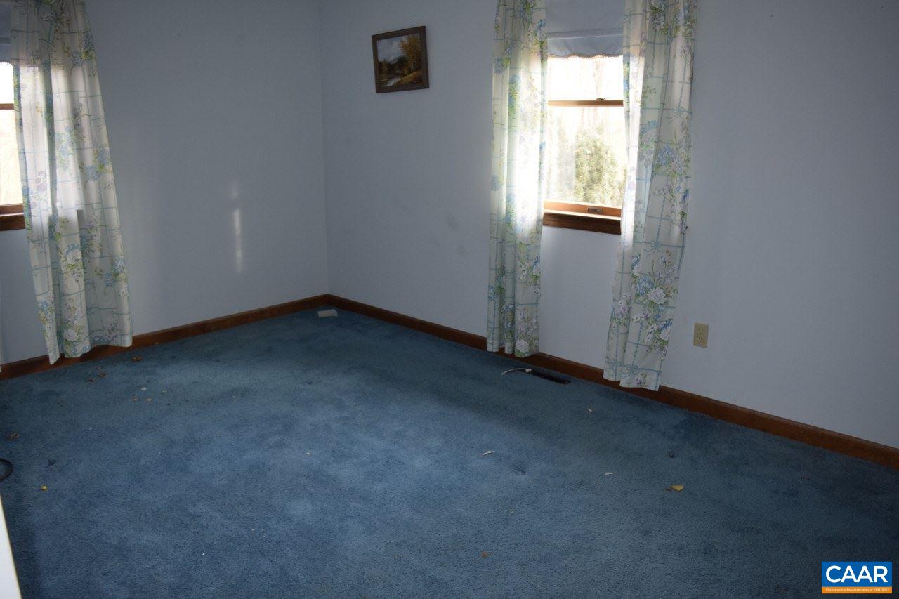 1286 Hermitage Road Waynesboro, VA 22980 - Photo 15 of 37 Gallery Image 15