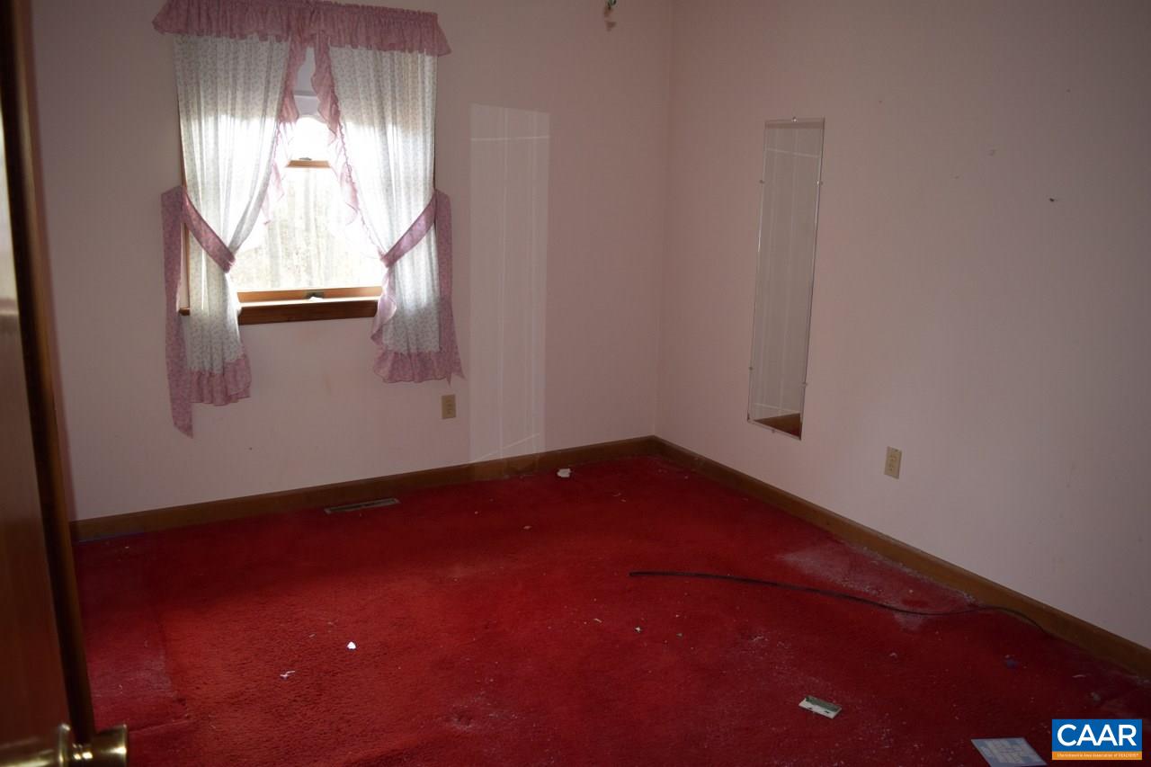 1286 Hermitage Road Waynesboro, VA 22980 - Photo 17 of 37 Gallery Image 17