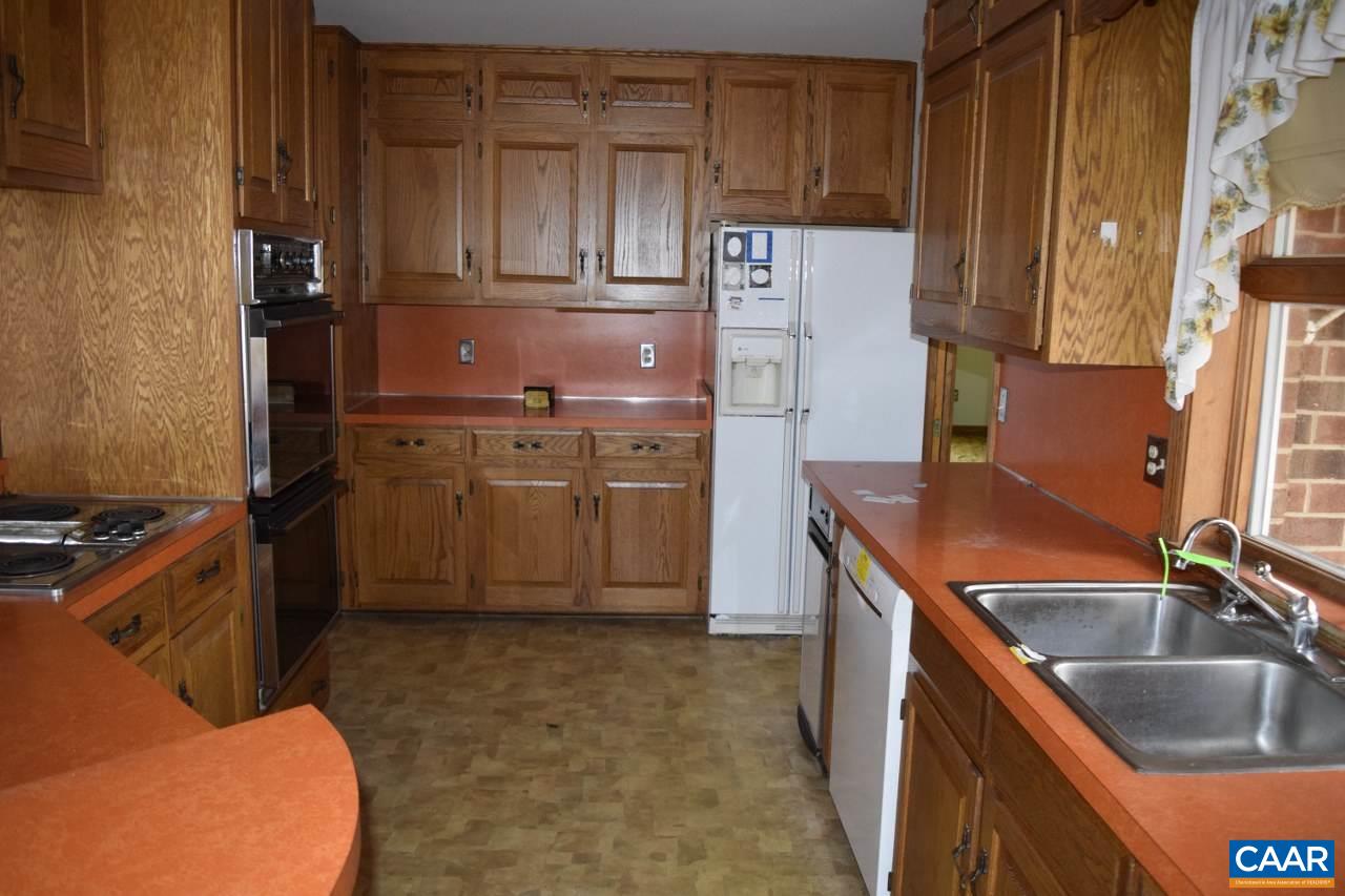 1286 Hermitage Road Waynesboro, VA 22980 - Photo 22 of 37 Gallery Image 22