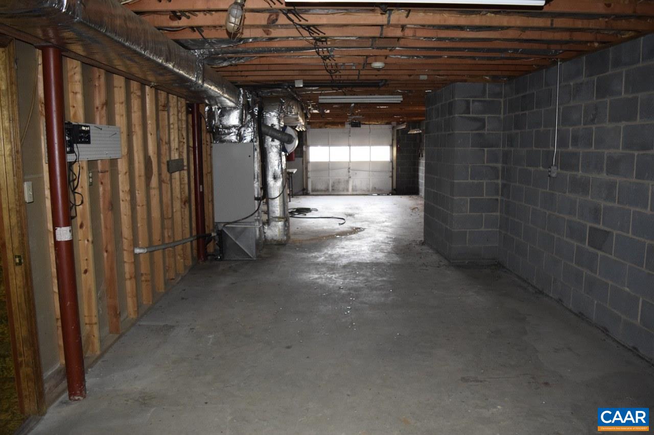 1286 Hermitage Road Waynesboro, VA 22980 - Photo 27 of 37 Gallery Image 27