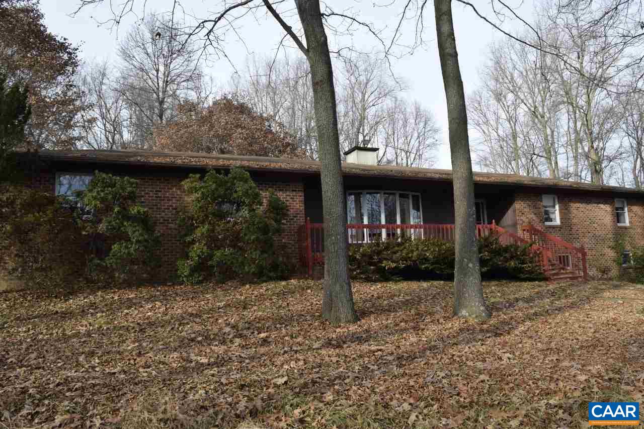 1286 Hermitage Road Waynesboro, VA 22980 - Photo 3 of 37 Gallery Image 3