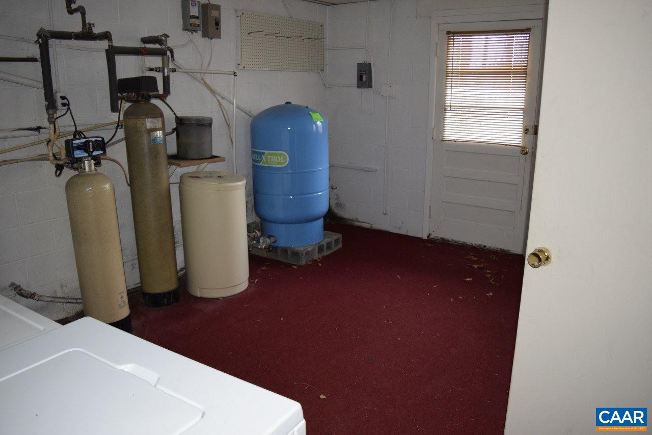 1286 Hermitage Road Waynesboro, VA 22980 - Photo 34 of 37 Gallery Image 34