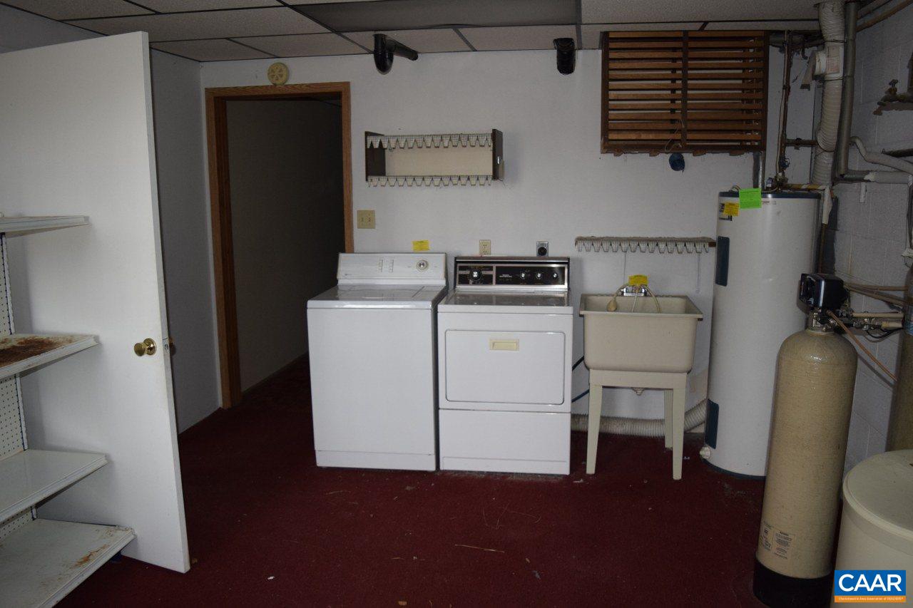 1286 Hermitage Road Waynesboro, VA 22980 - Photo 35 of 37 Gallery Image 35