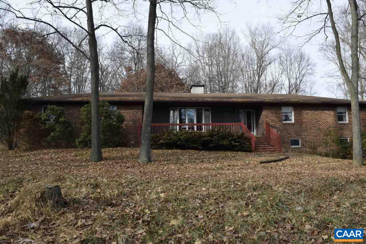 1286 Hermitage Road Waynesboro, VA 22980 - Photo 4 of 37 Gallery Image 4