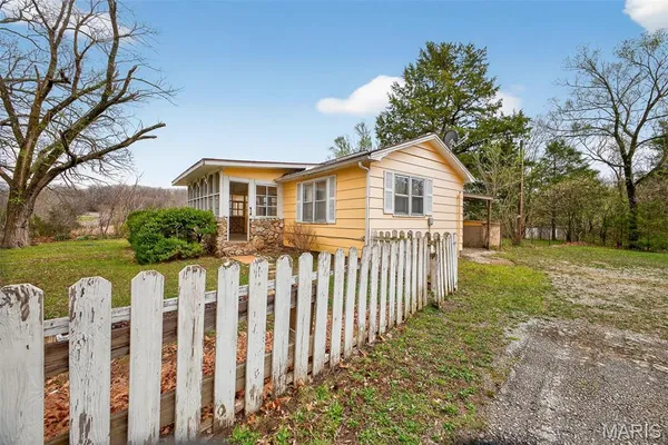 $259,900 | 30050 Hwy T, Richland, MO 65556
