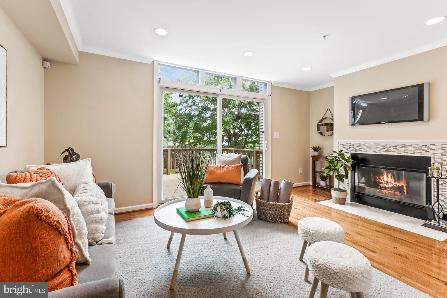2037 Lyttonsville Road Silver Spring, MD 20910 - Photo 4 of 39 Great Space for Entertaining