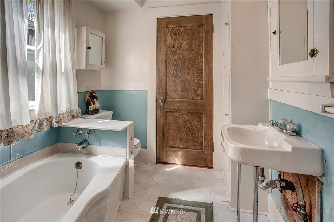 522 North 84th Street Seattle, WA 98103 - Photo 17 of 34