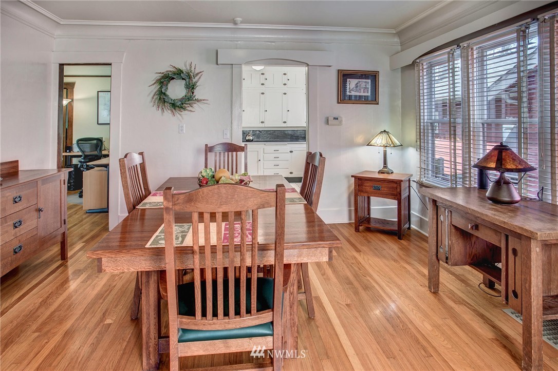 522 North 84th Street Seattle, WA 98103 - Photo 9 of 34