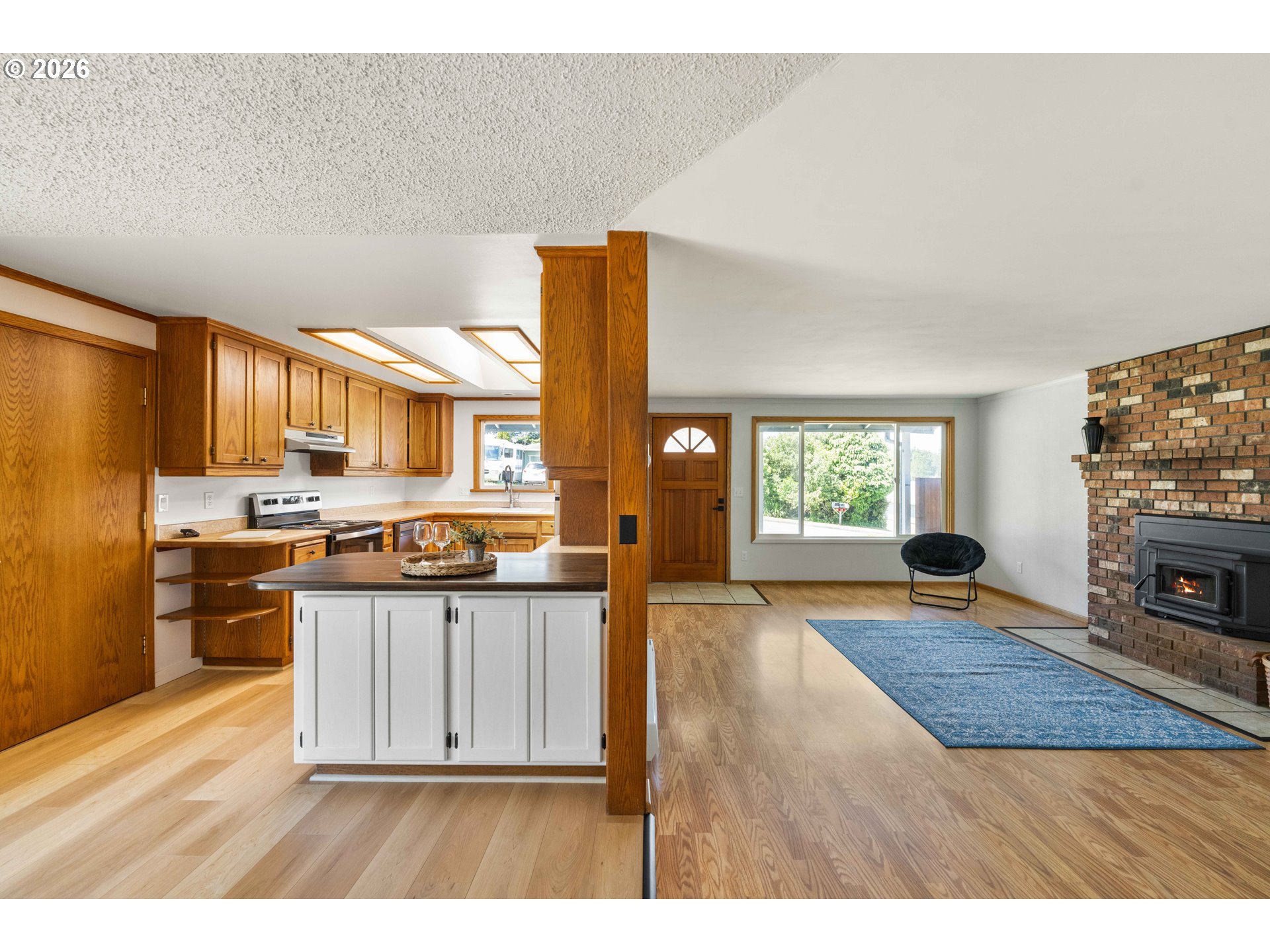 2449 Oak Street North Bend, OR 97459 - Photo 9 of 35