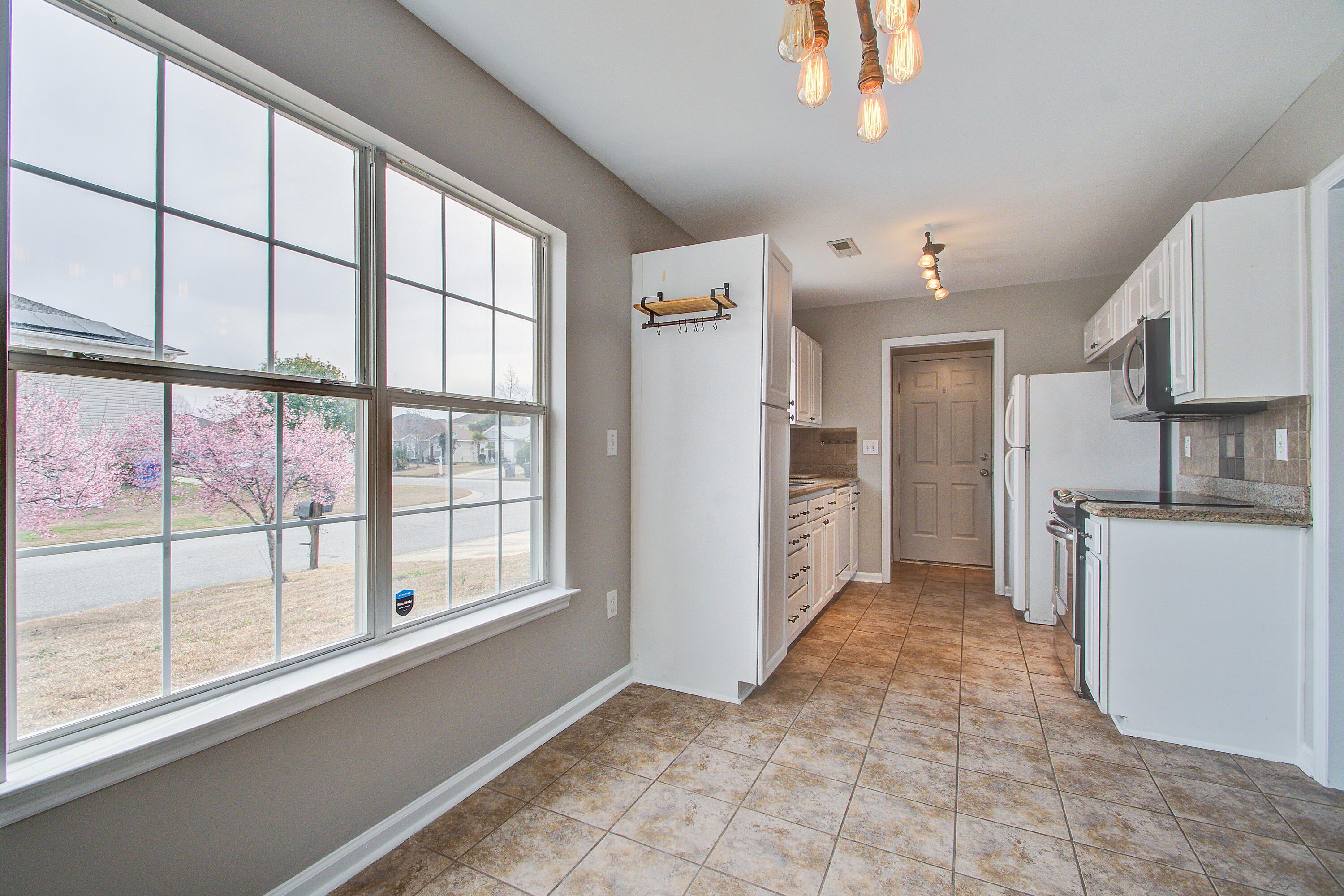 8357 Waltham Road North Charleston, SC 29406 - Photo 10 of 28 8357 (7)