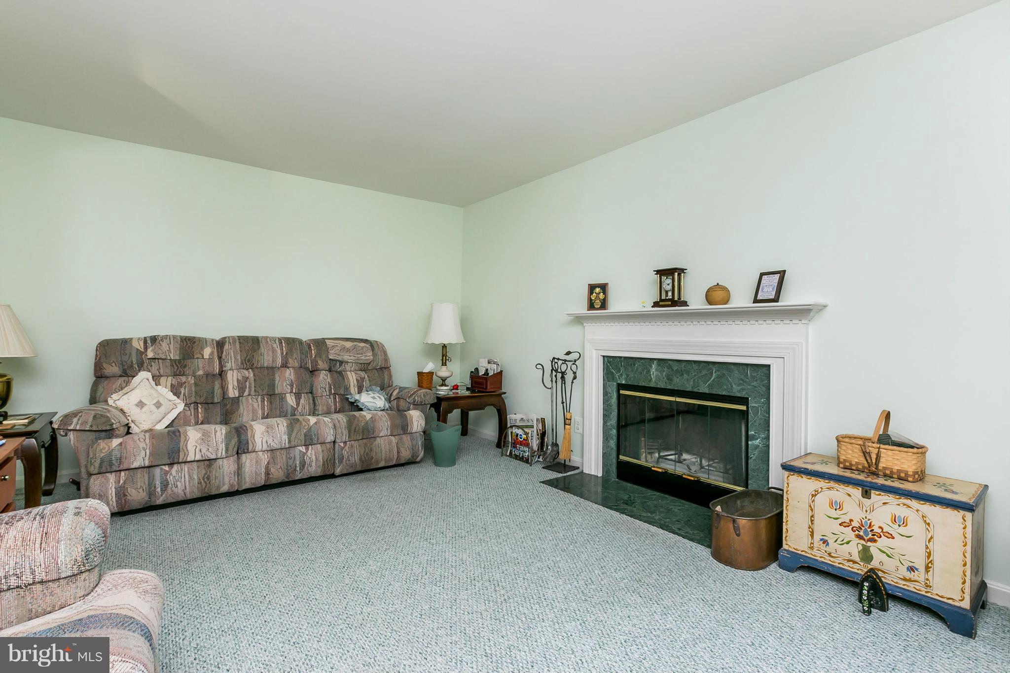8117 Rose Haven Road Baltimore, MD 21237 - Photo 12 of 30 Family Room
