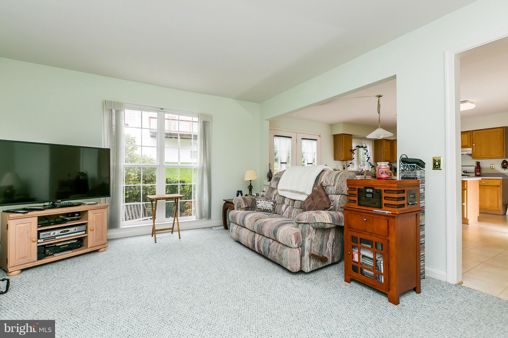 8117 Rose Haven Road Baltimore, MD 21237 - Photo 13 of 30 Family Room