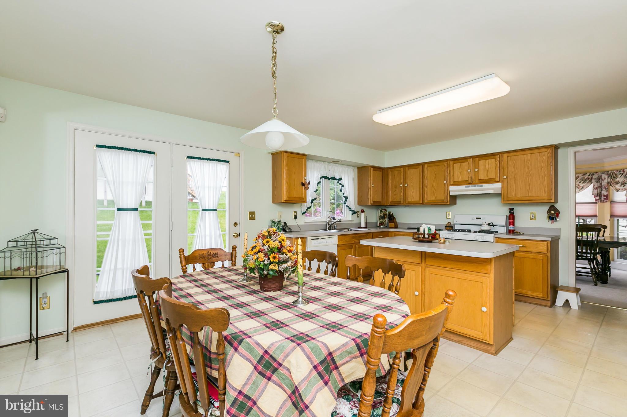 8117 Rose Haven Road Baltimore, MD 21237 - Photo 10 of 30 Kitchen
