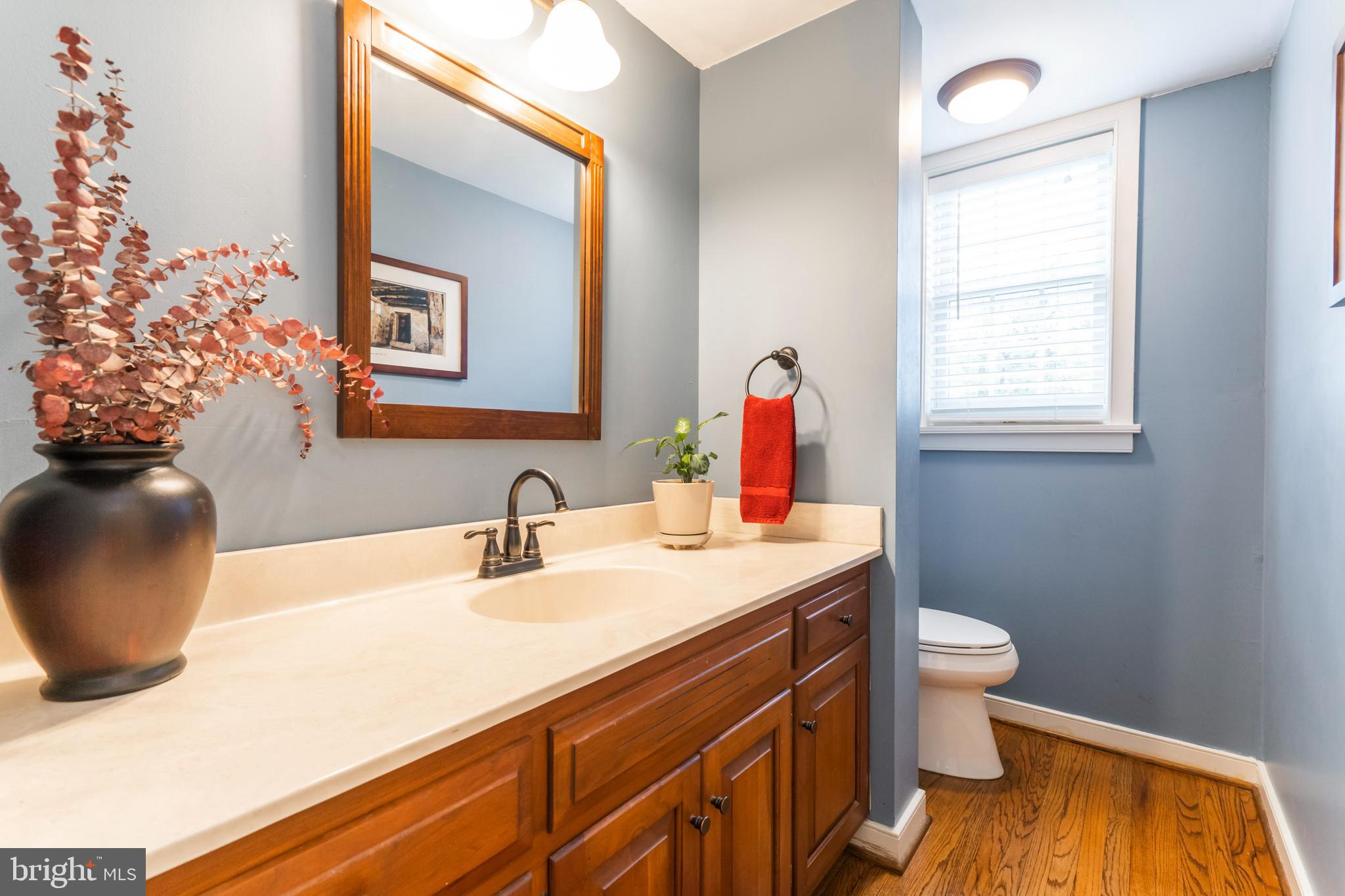 1044 Jonathan Drive Malvern, PA 19355 - Photo 16 of 42 Powder room - main floor