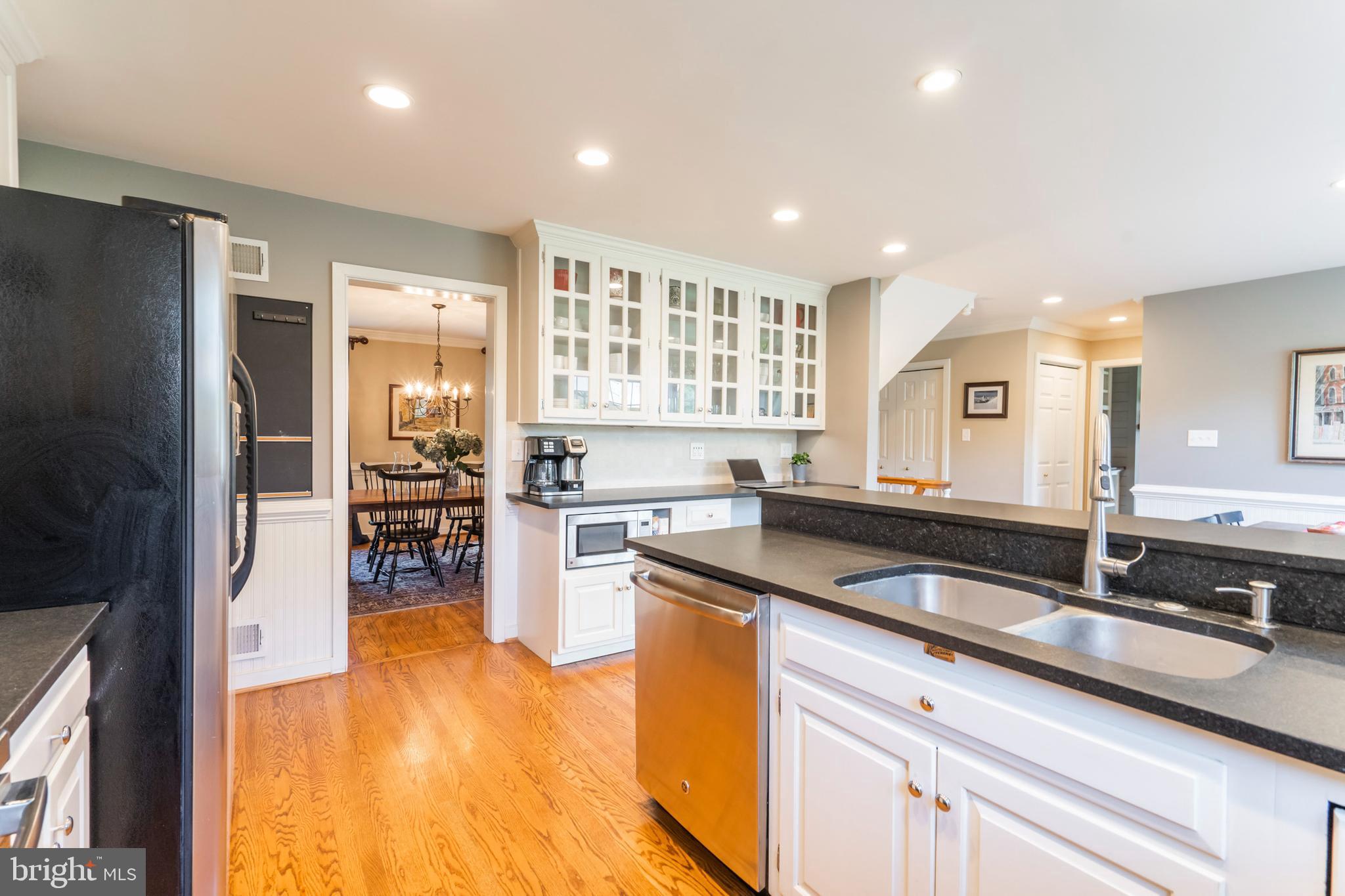 1044 Jonathan Drive Malvern, PA 19355 - Photo 6 of 42 Kitchen - stainless steel appliances