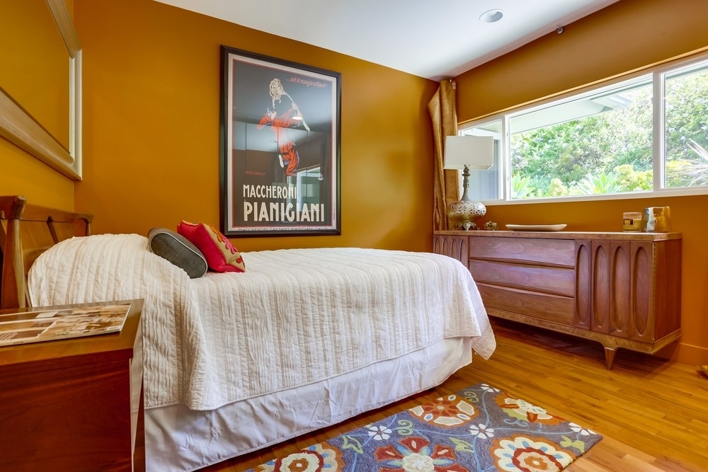 2540 Jackson Street San Diego, CA 92110 - Photo 21 of 25 Guest bedroom