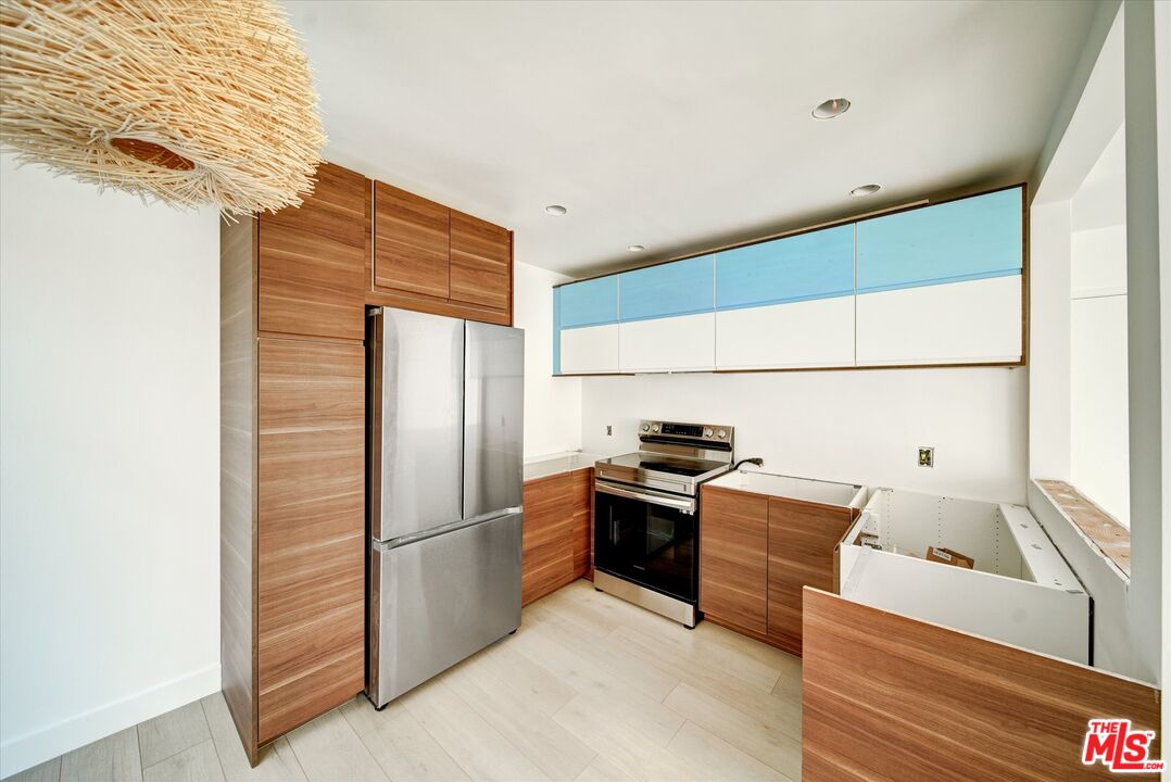 15 Spinnaker Street, Unit 101 Marina del Rey, CA 90292 - Photo 9 of 39