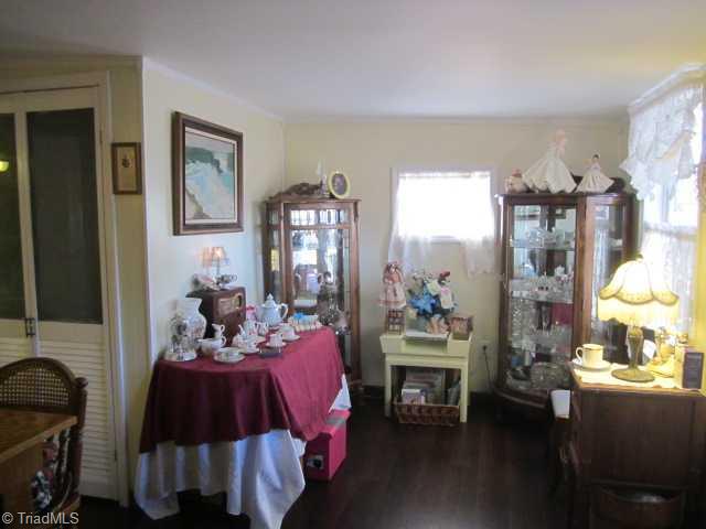 186 Greenhill Road Ramseur, NC 27316 - Photo 10 of 13 Living Room.