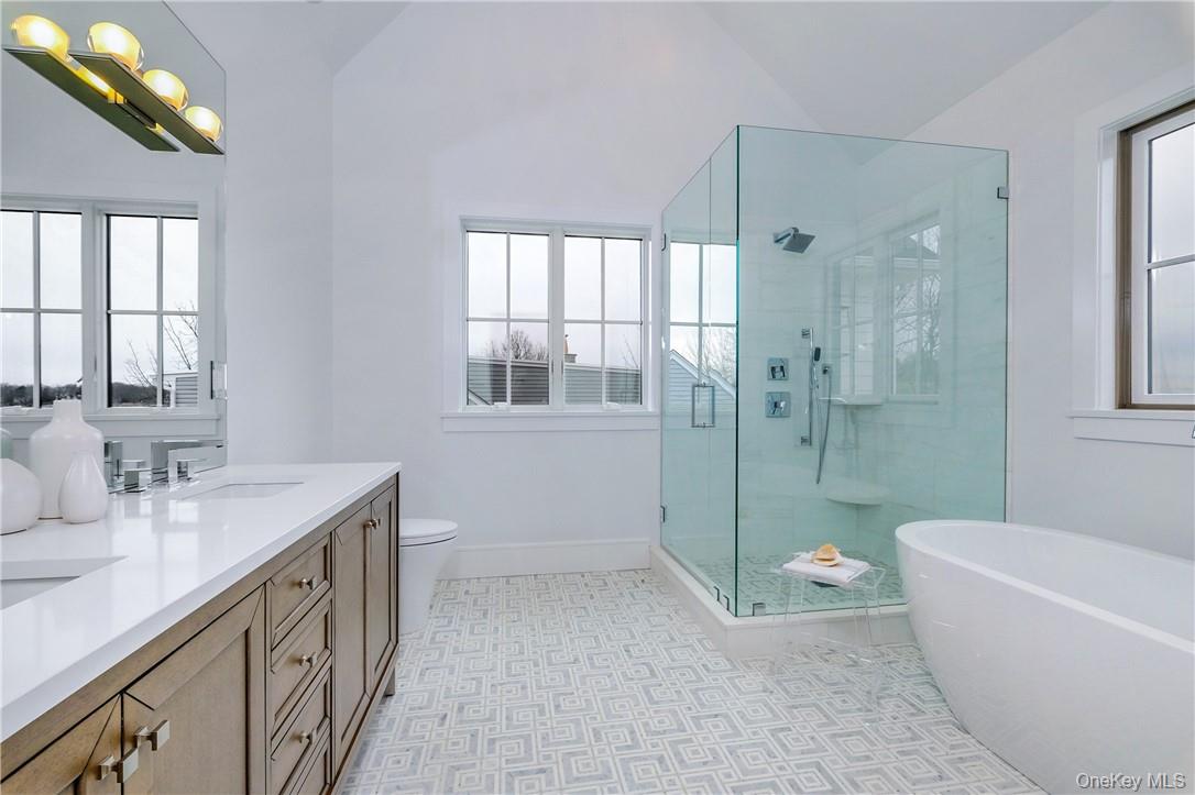 184 Soundview Avenue Rye, NY 10580 - Photo 23 of 35 Primary Spa-like Bath