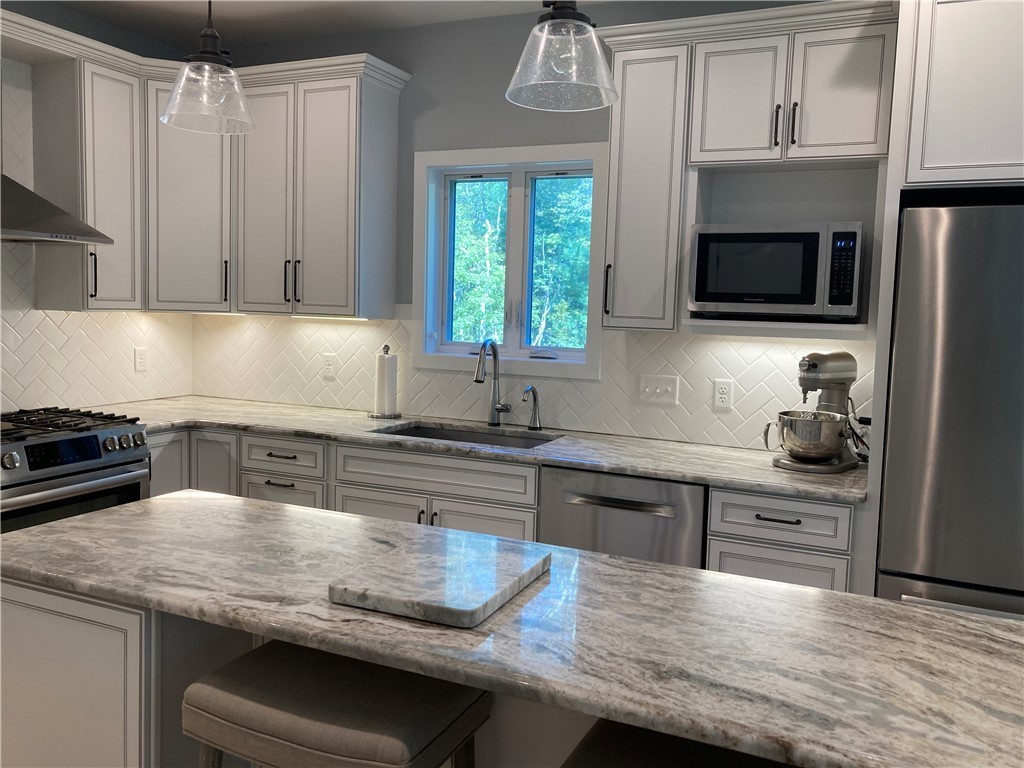33 Gleaner Chapel Road Scituate, RI 02857 - Photo 3 of 14 Gallery Image 3