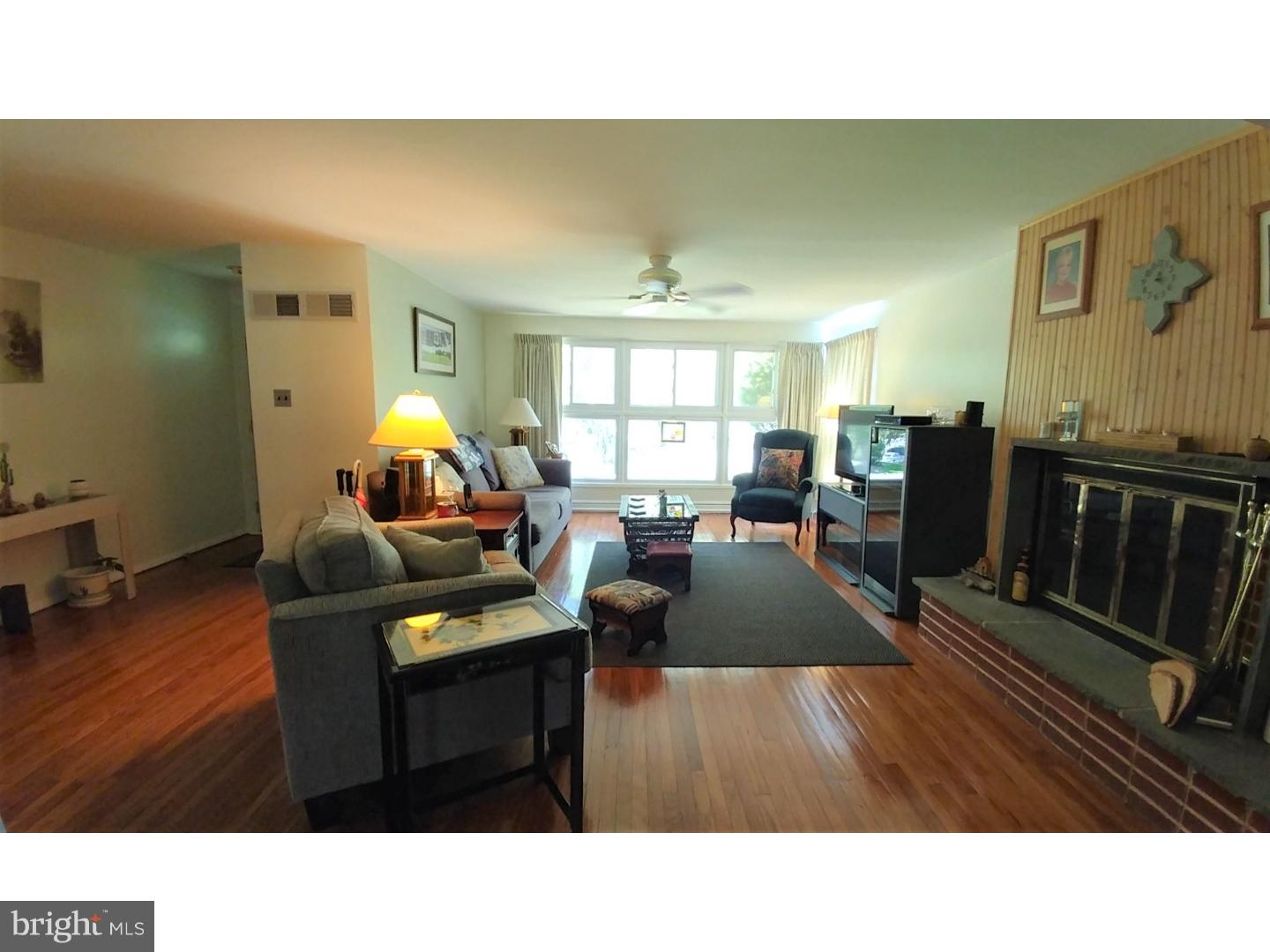 46 Rampart East Media, PA 19063 - Photo 2 of 23 Living Room