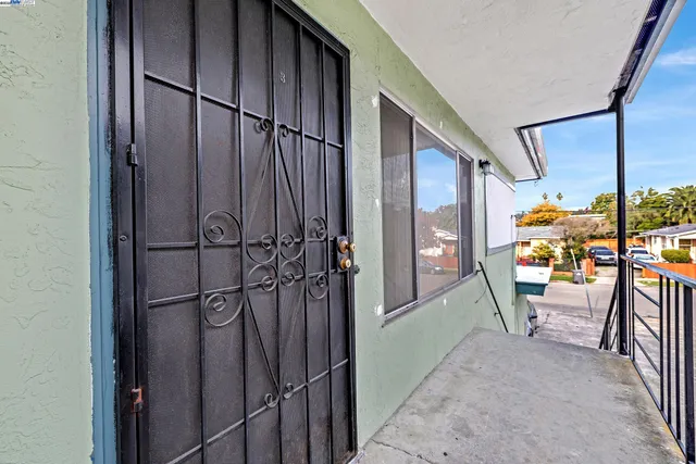 a view of an outdoor space