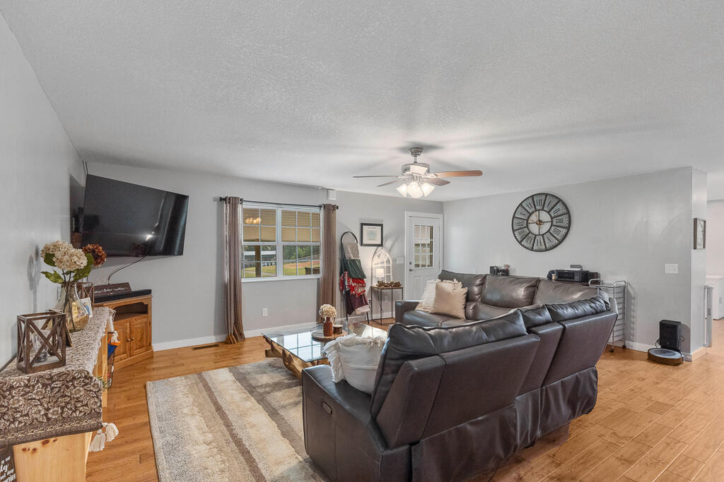 497 Horns Creek Road Old Fort, TN 37362 - Photo 6 of 35 497 Horns Creek-06