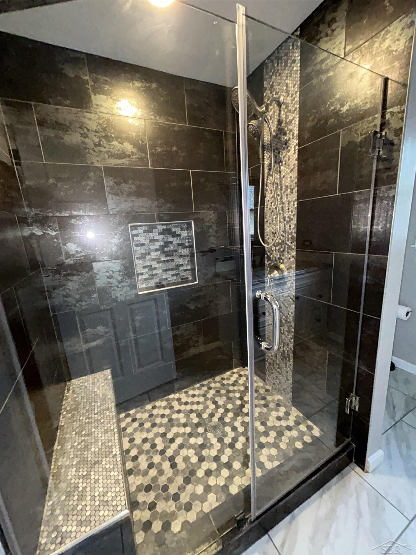 1807 Hemmeter Road Saginaw, MI 48638 - Photo 16 of 19 50188847-20b18e84-0227-440a-8ccf-64c83740cdcf.JPG