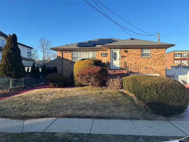 $699,999 | 89 Grant Avenue, Farmingdale, NY 11735
